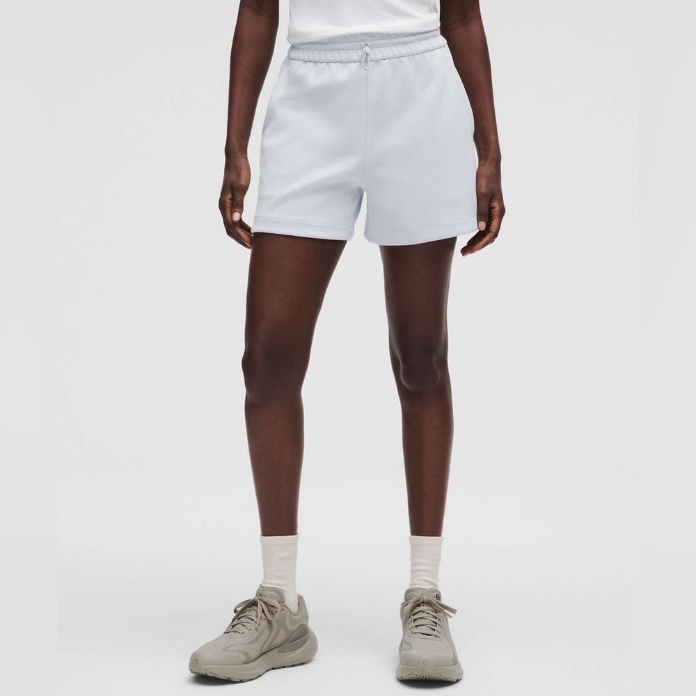 Lululemon Softstreme High-Rise Short 4"
Starch Blue
